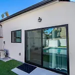 Modern Studio Suite With Kitchen By Miracle Mile